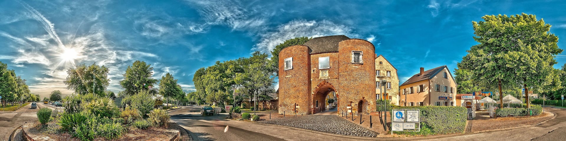 This is a photograph of an architectural monument. It is on the list of cultural monuments of Bergheim, no. 14