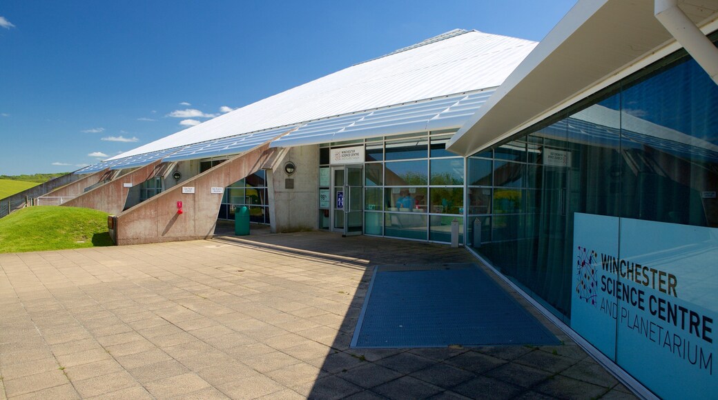 Winchester Science Centre and Planetarium featuring an observatory