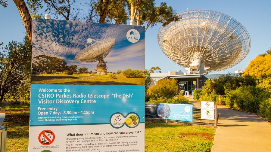 CSIRO Parkes Observatory which includes signage and an observatory