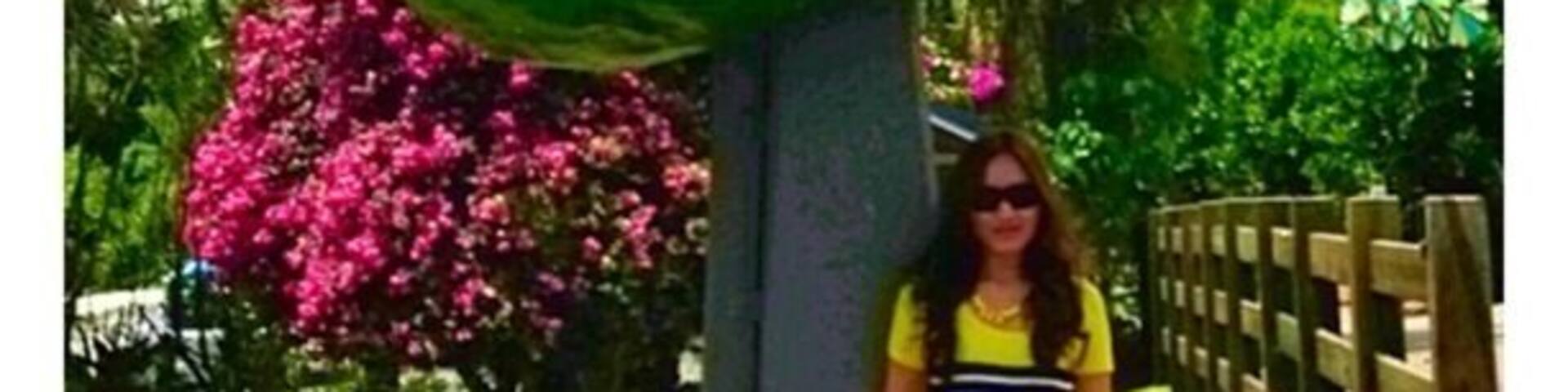 You'll see, taste and learn about tropical fruit from around the world that they grow right there.