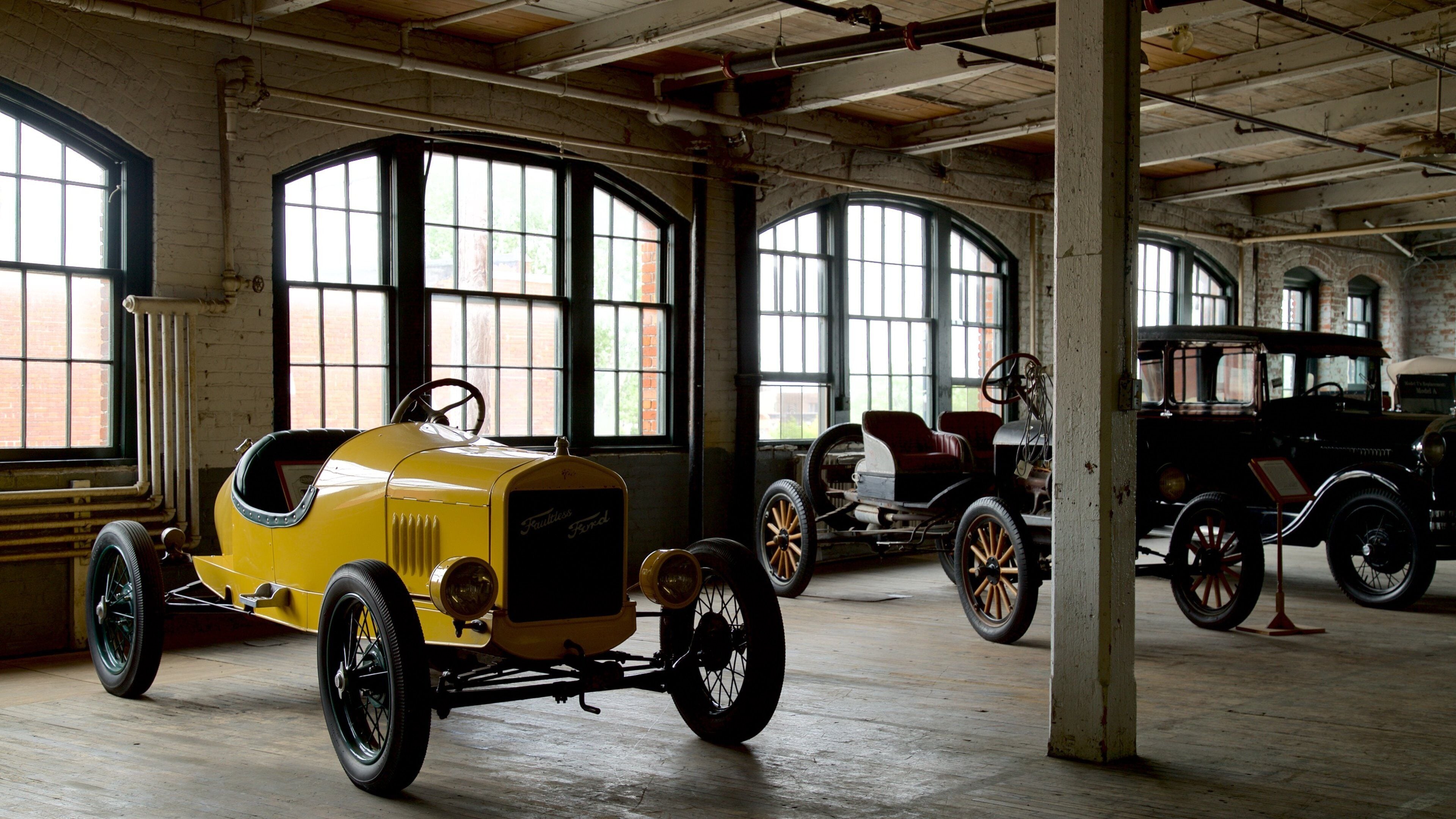 Ford Piquette Avenue Plant Museum which includes interior views