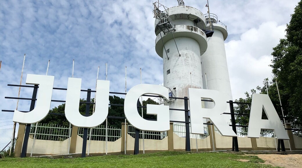 A small town full of historical sites. Back to the British days. A must visit would be the insitu museum and lighthouse. And must eat would be the famous beggar’s chicken.