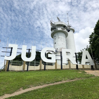 A small town full of historical sites. Back to the British days. A must visit would be the insitu museum and lighthouse. And must eat would be the famous beggar’s chicken.