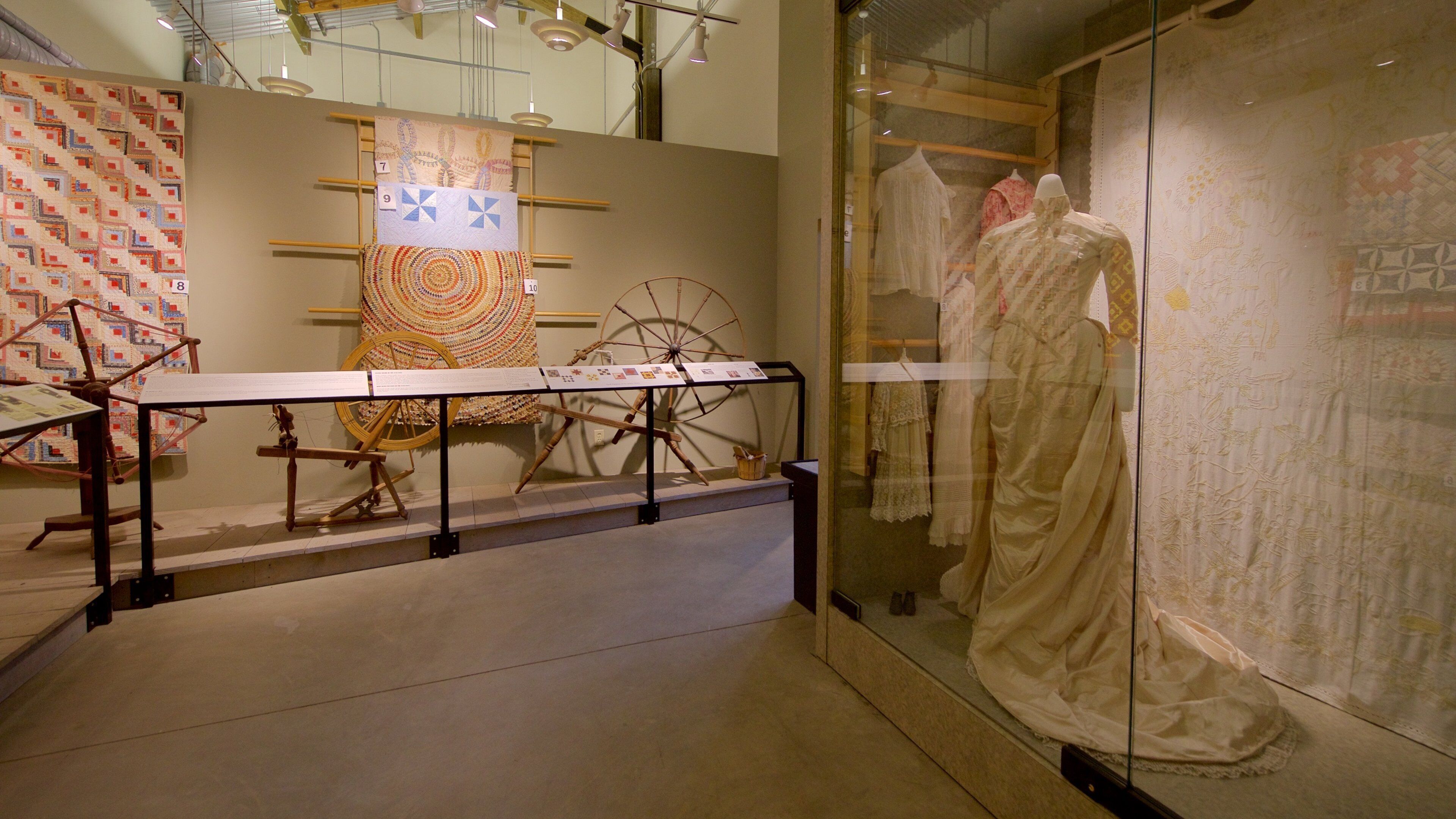 Bảo tàng Làng Nông nghiệp và Lịch sử Georgia cho thấy di sản và cảnh nội thất