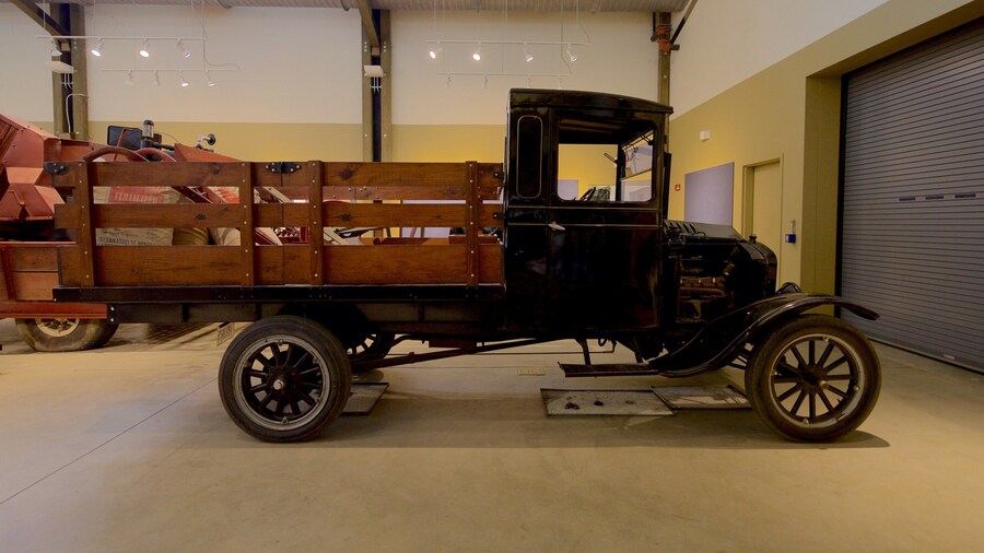 Georgia Museum of Agriculture and Historic Village showing heritage elements and interior views