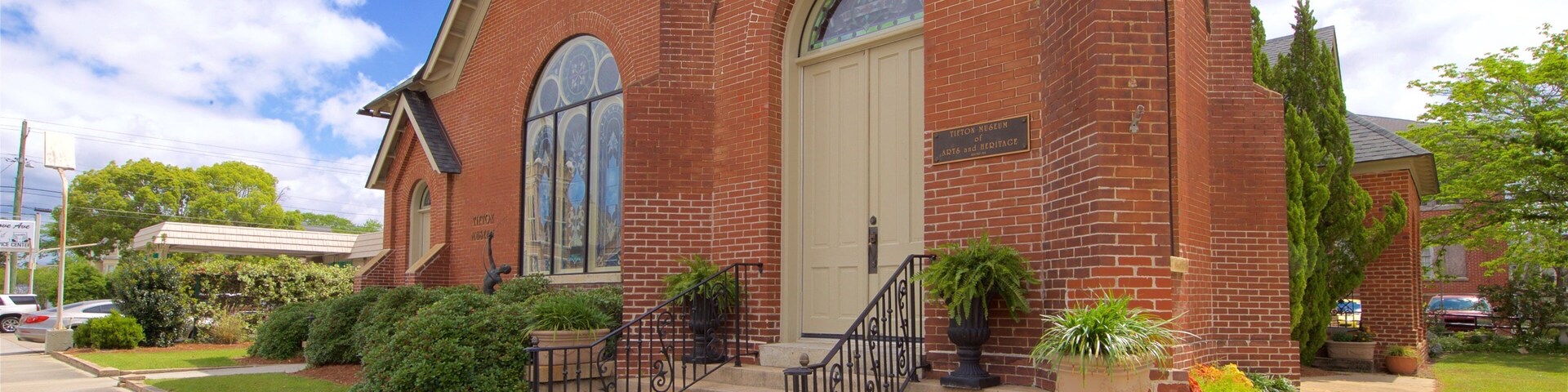 Museo de Arte y del Patrimonio de Tifton mostrando una iglesia o catedral
