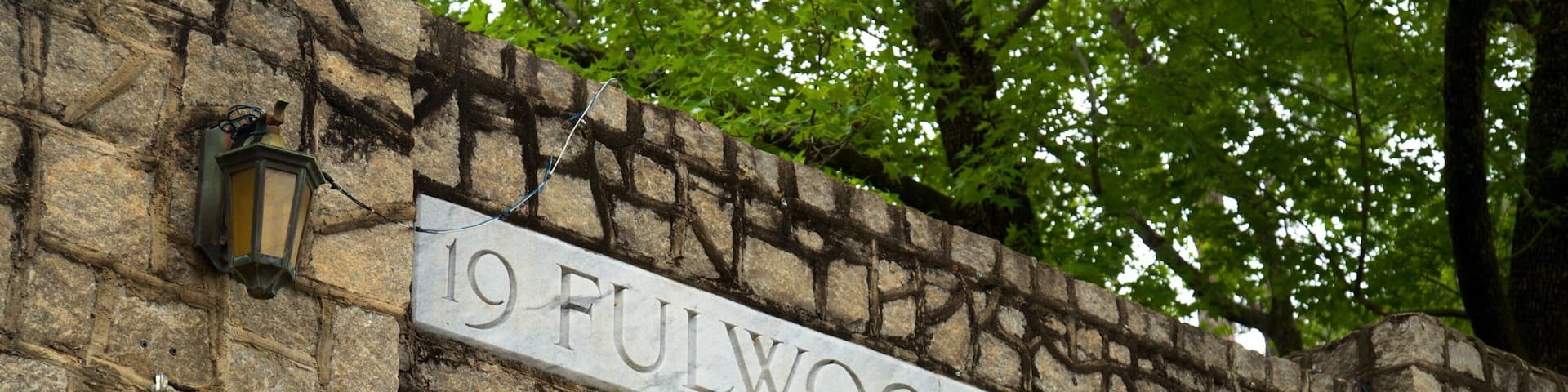 Fulwood Park featuring signage