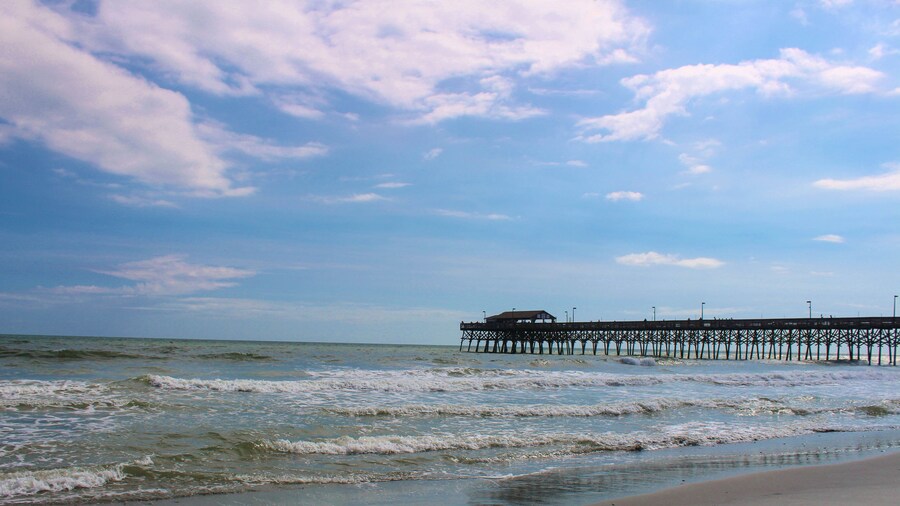 Pier at Garden City (muelle)