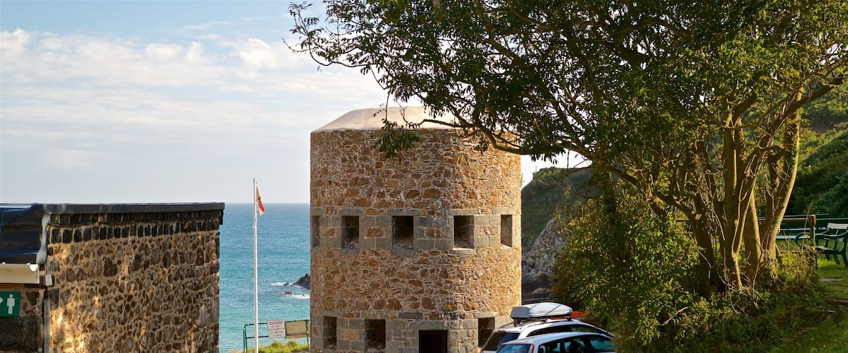 Petit Bot Bay showing heritage elements and general coastal views