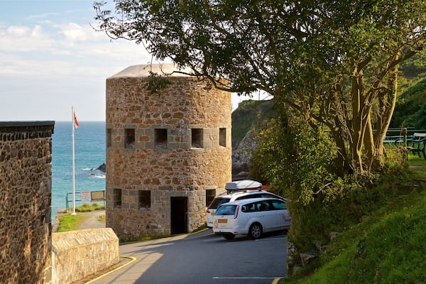 Baie du Petit Bot qui includes patrimoine historique et vues littorales