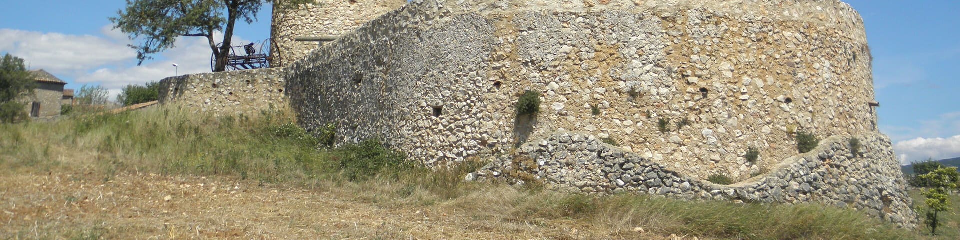 Moulins à vent de Régusse soubassement