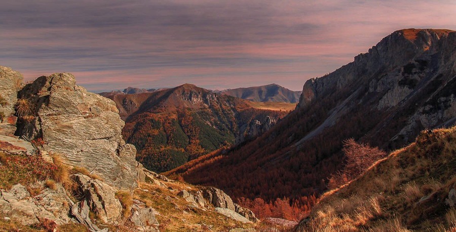 #goldenhour and #autumncolors in the Mercantour NP southern France
