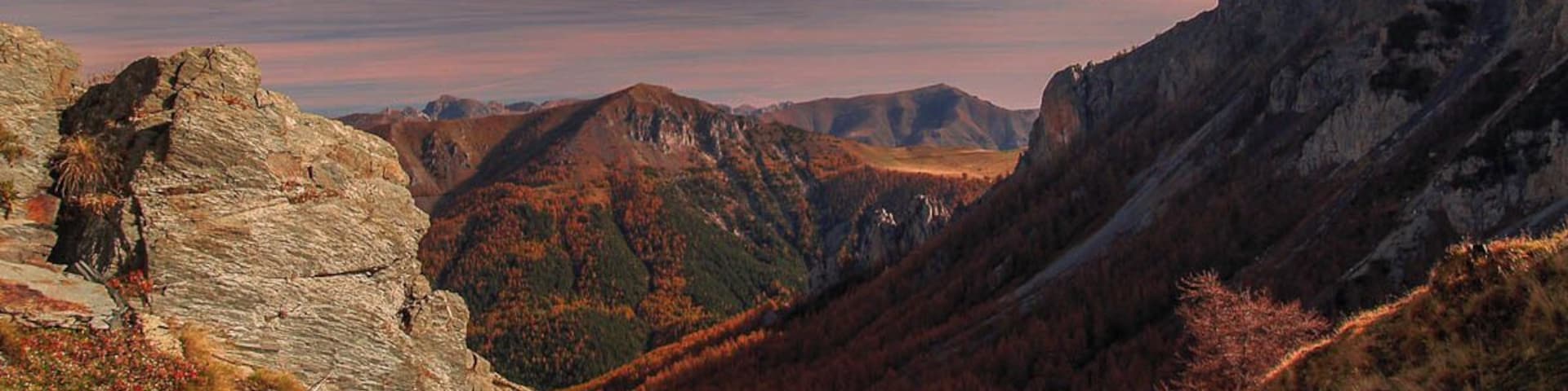 #goldenhour and #autumncolors in the Mercantour NP southern France
