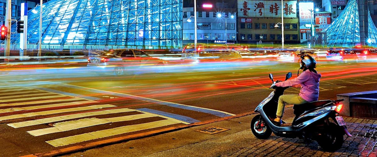 Formosa Boulevard Station (美麗島捷運站) is considered one of the most beautiful metro station in the world and it’s located in Kaohsiung, the second largest city in Taiwan.
#Taiwan #FormosaBoulevardStation #OnTheRoad #architecture #Kaohsiung #motorcycle #LongExposure
