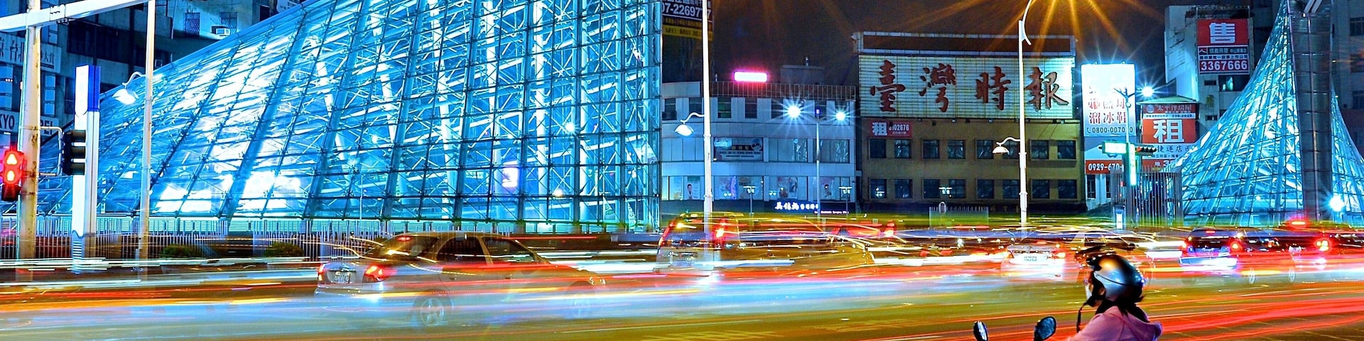 Formosa Boulevard Station (美麗島捷運站) is considered one of the most beautiful metro station in the world and it’s located in Kaohsiung, the second largest city in Taiwan.
#Taiwan #FormosaBoulevardStation #OnTheRoad #architecture #Kaohsiung #motorcycle #LongExposure