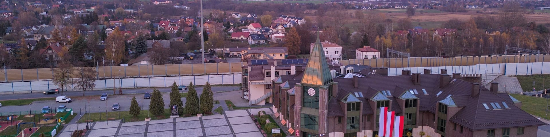 Rynek w Zabierzowie, Urząd Gminy, Zabierzów, Kraków, Polska, Gmina Zabierzów 11.11.2022 Main Market in Zabierzow Cracow