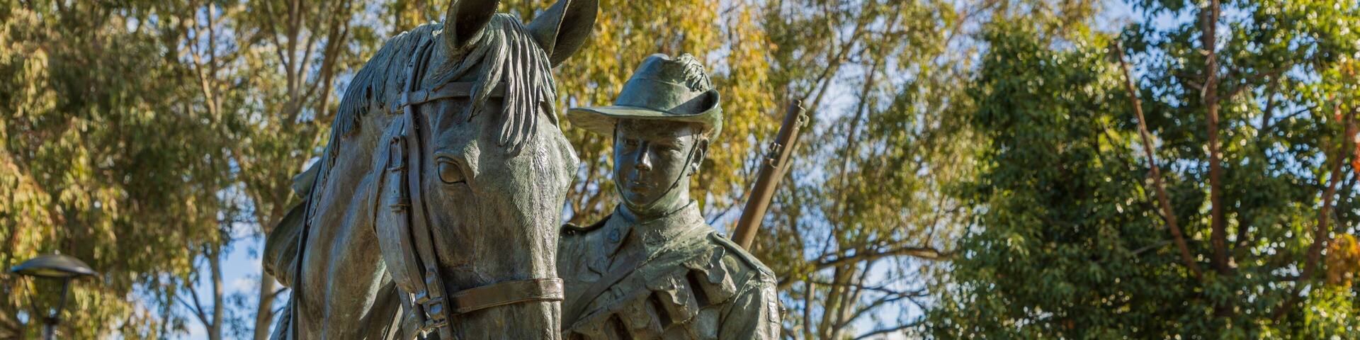 Bicentennial Park showing a statue or sculpture