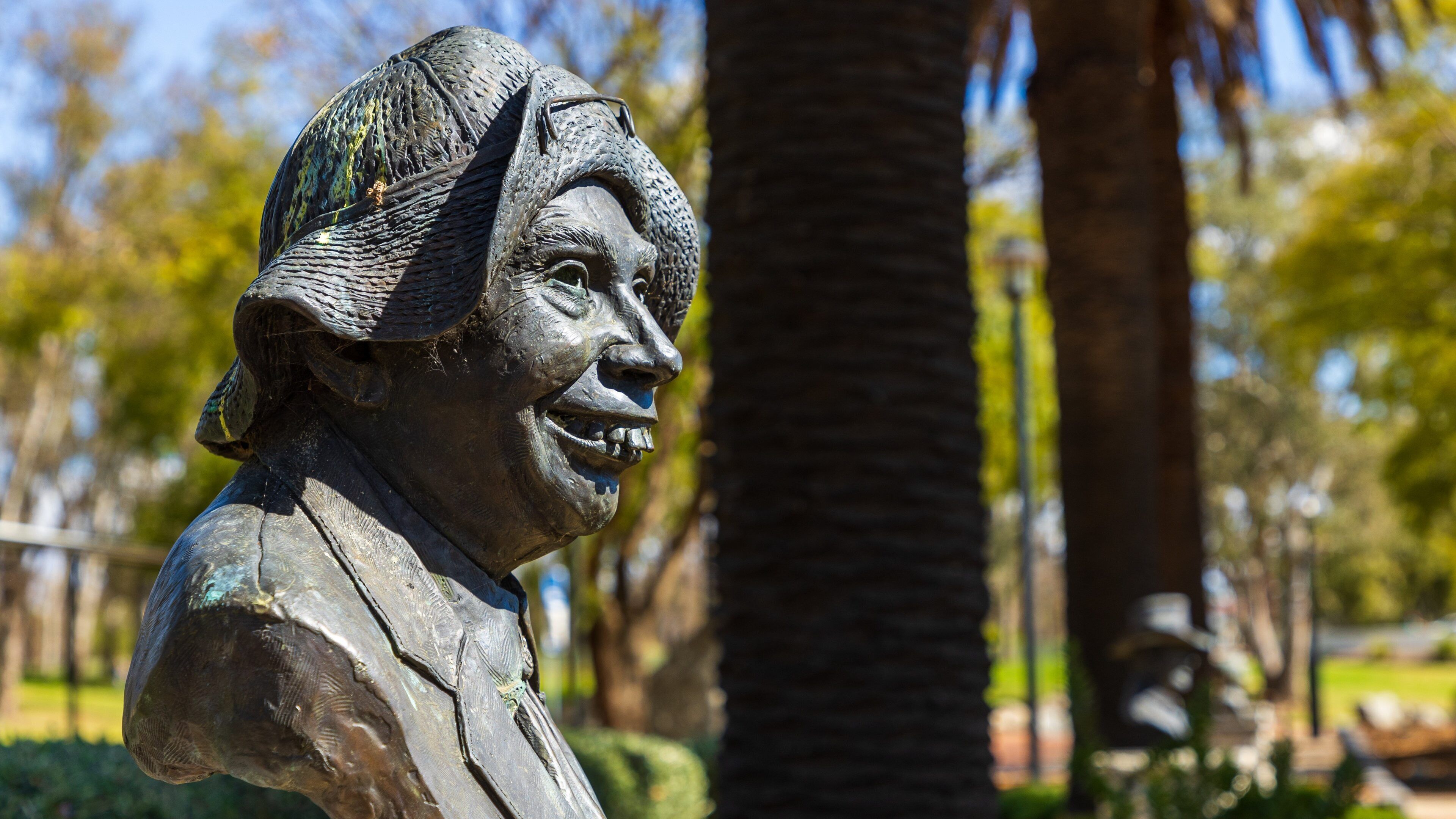 Bicentennial Park featuring a statue or sculpture