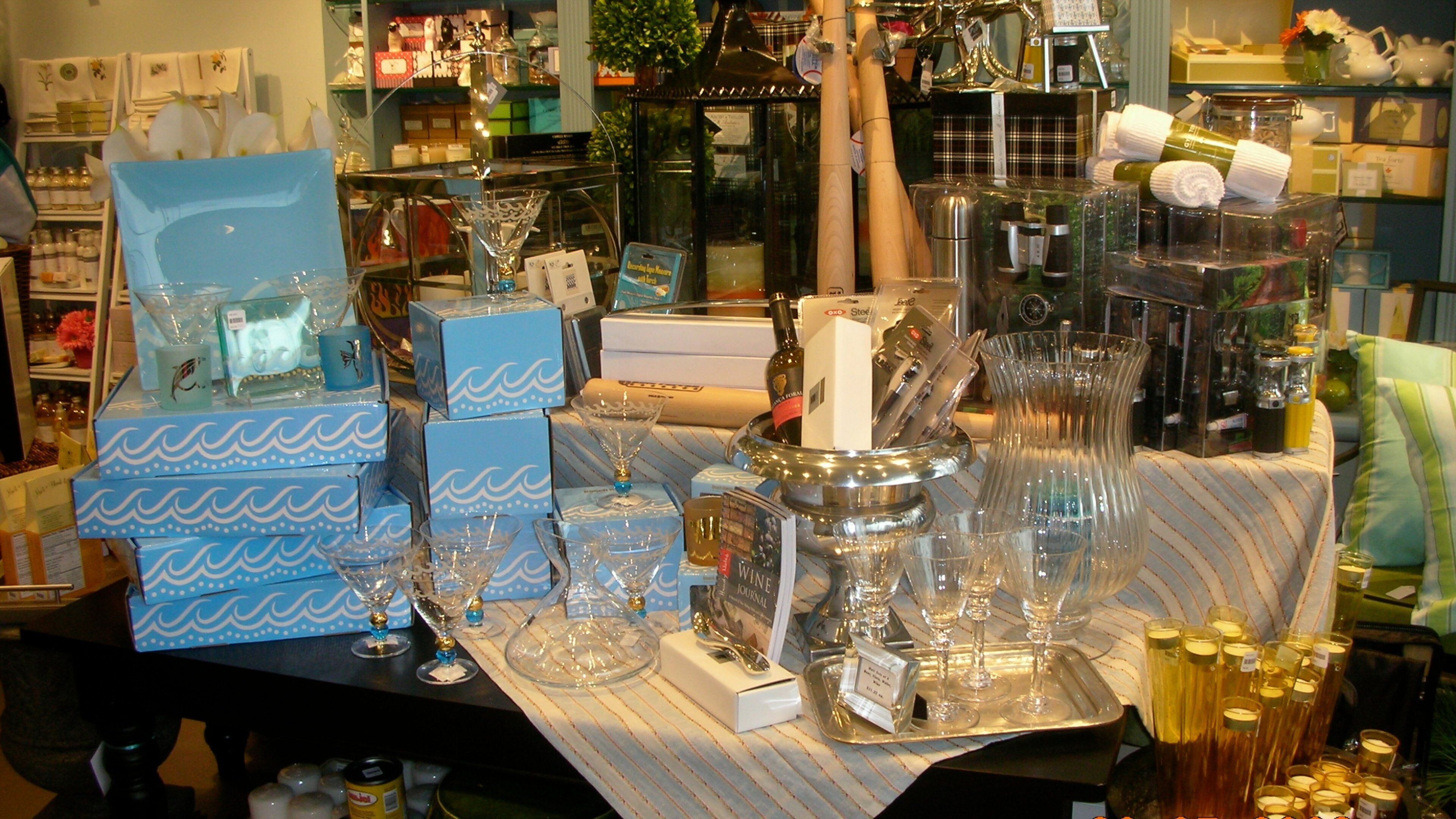 Streetsville which includes interior views and markets