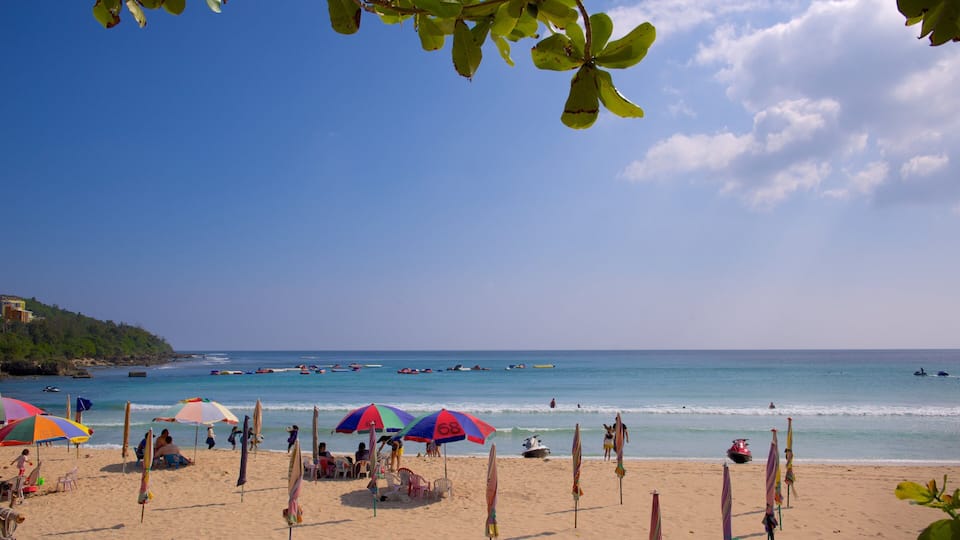 Nan Wan Beach showing a sandy beach