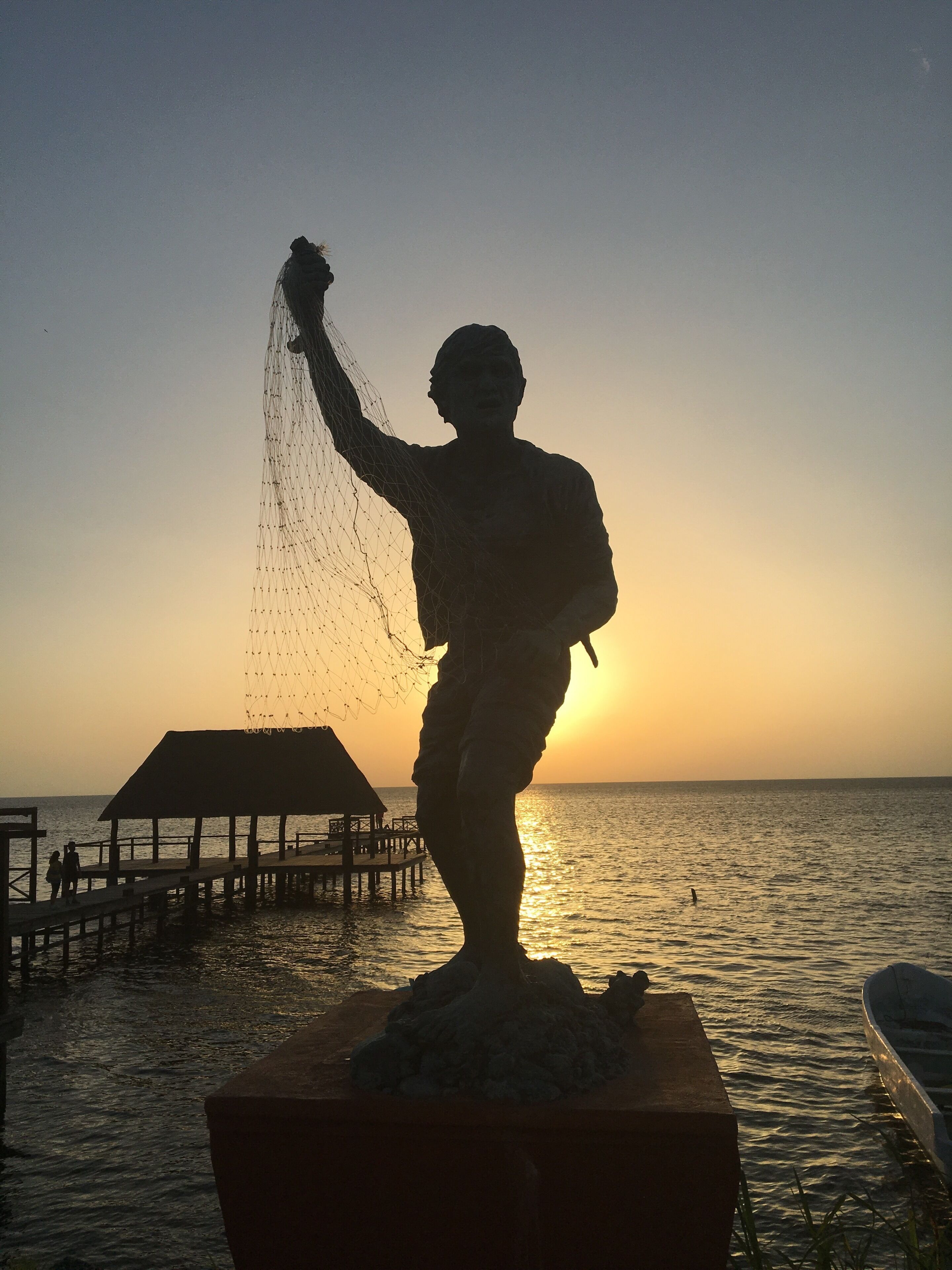 Champoton is about 1 hour from Campeche. The town is tiny but has a great walk along the water. This picture was taken of a statue paying homage to the main industry of Champton: fishing. Eat at Taco Fish while you are there. You won't regret it.
#lifeatexpedia 
#beaches 