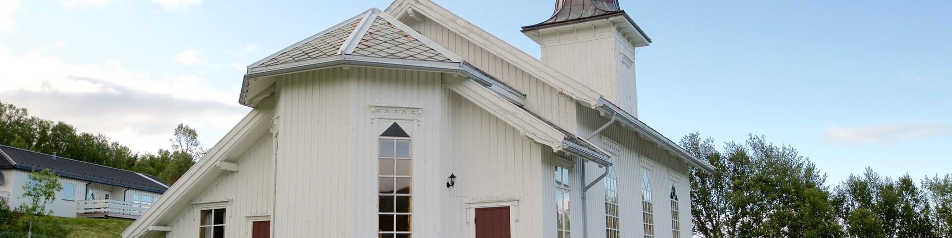 Kvalsund Church featuring heritage architecture
