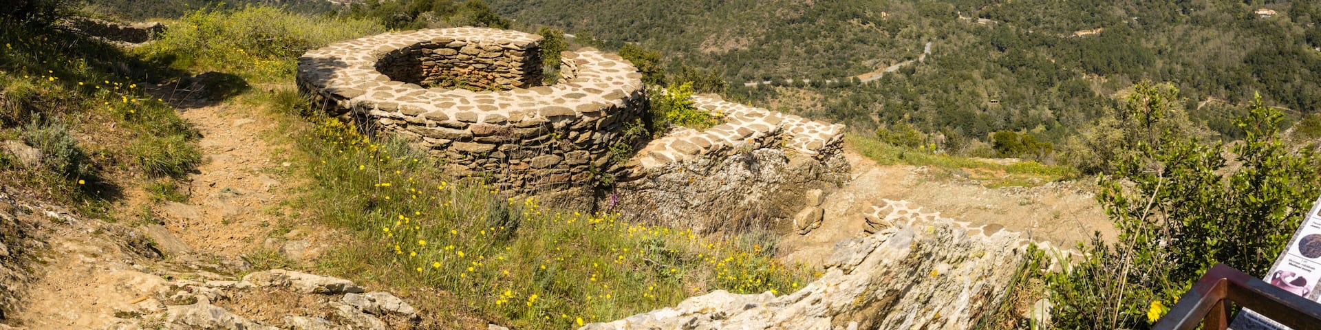 Ruines du fort Freinet, la citerne collective, La Garde-Freinet, Var, Provence-Alpes-Côte d’Azur, France