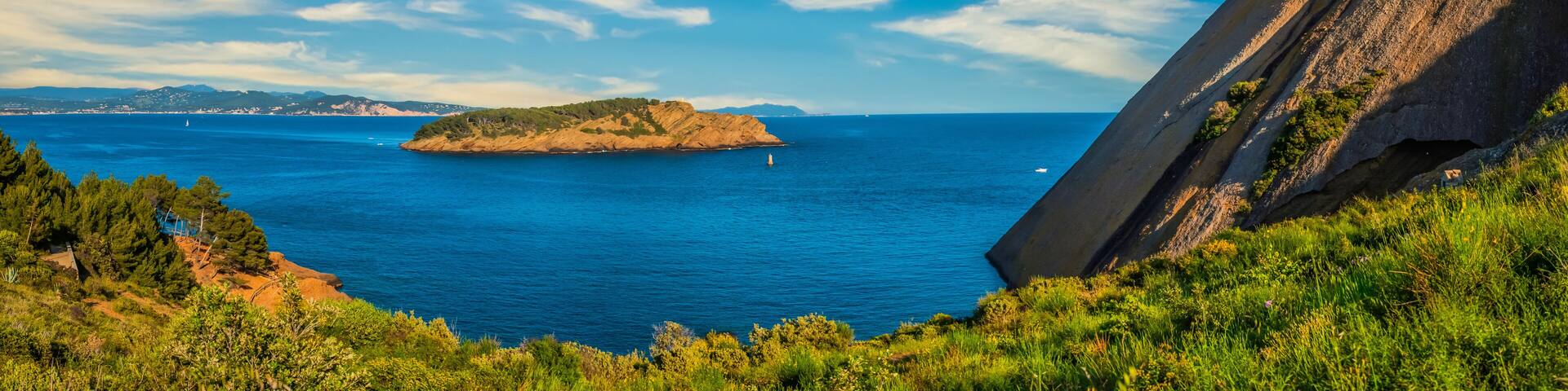Magnificent Green Island off La Ciotat