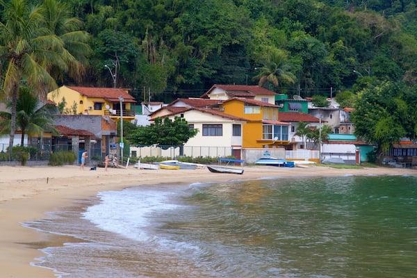 Plage de Biscaia qui includes plage de sable, ville cĂŽtiĂšre et vues littorales