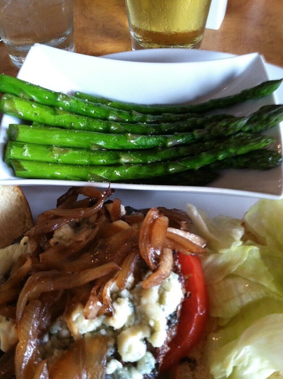 Perfect for the after mountain hike - blue cheese burger with asparagus #delicious