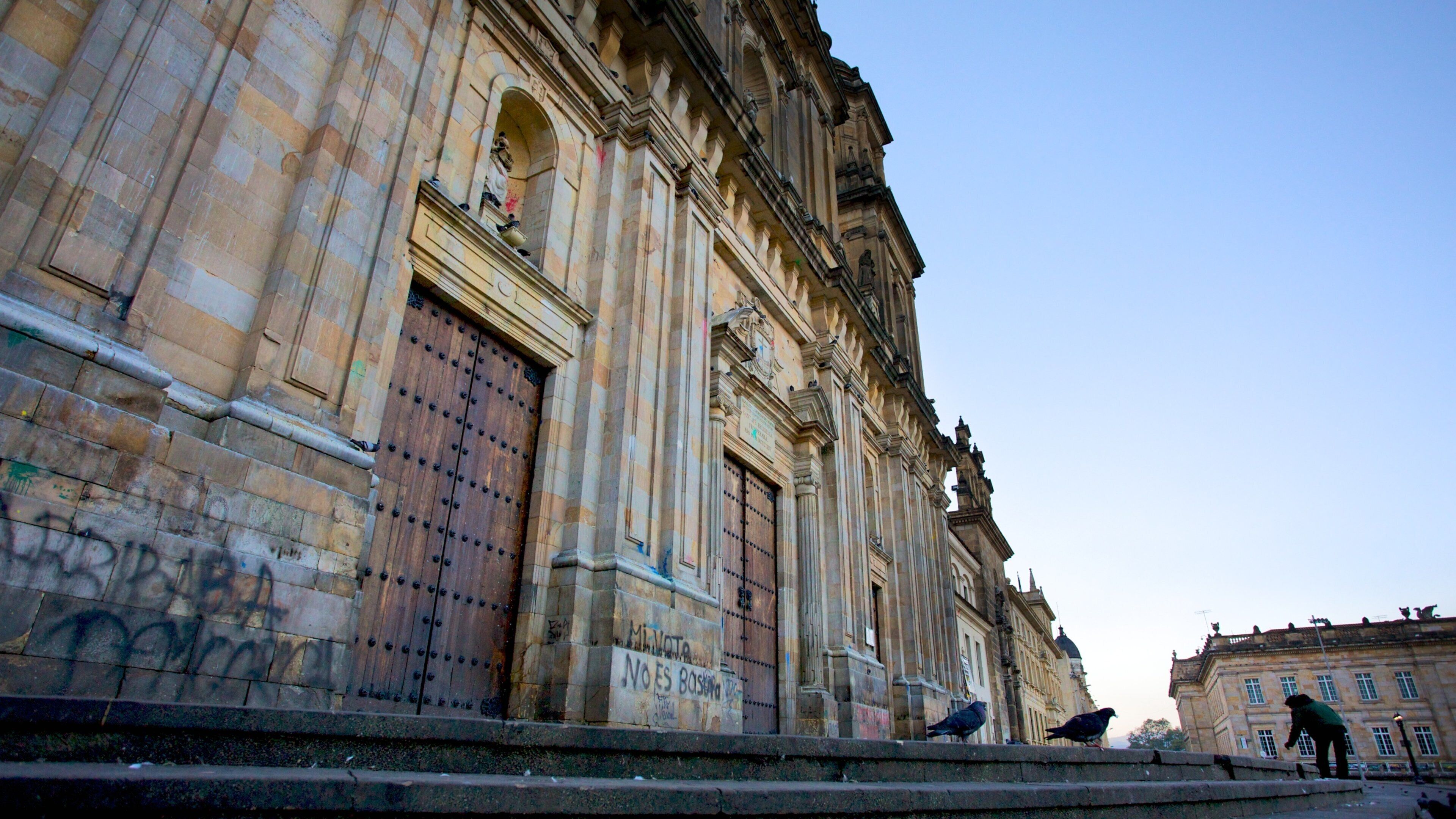Primada Cathedral showing heritage architecture and a church or cathedral