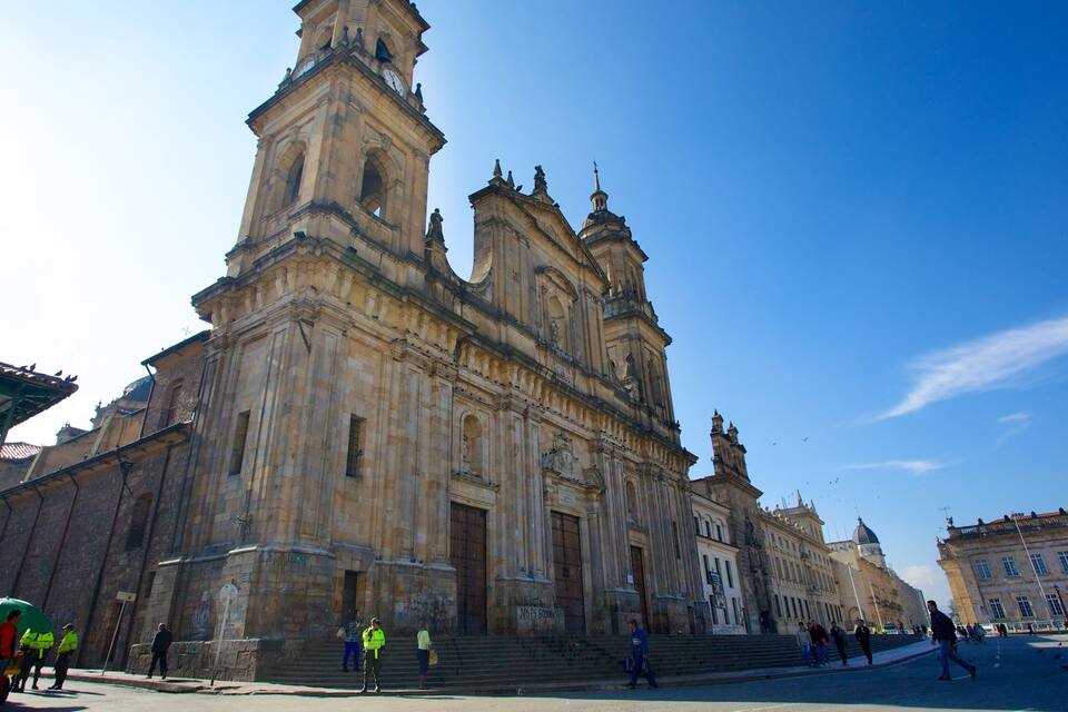 A historic cathedral with two towers and a large central entrance.