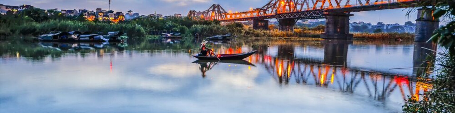 sunset at Long Bien birdge, Hanoi, Vietnam; Shutterstock ID 474621898; PO: Hcom Destination Content neighborhoods; Client: Hotels.com; Other: Hcom brand budge