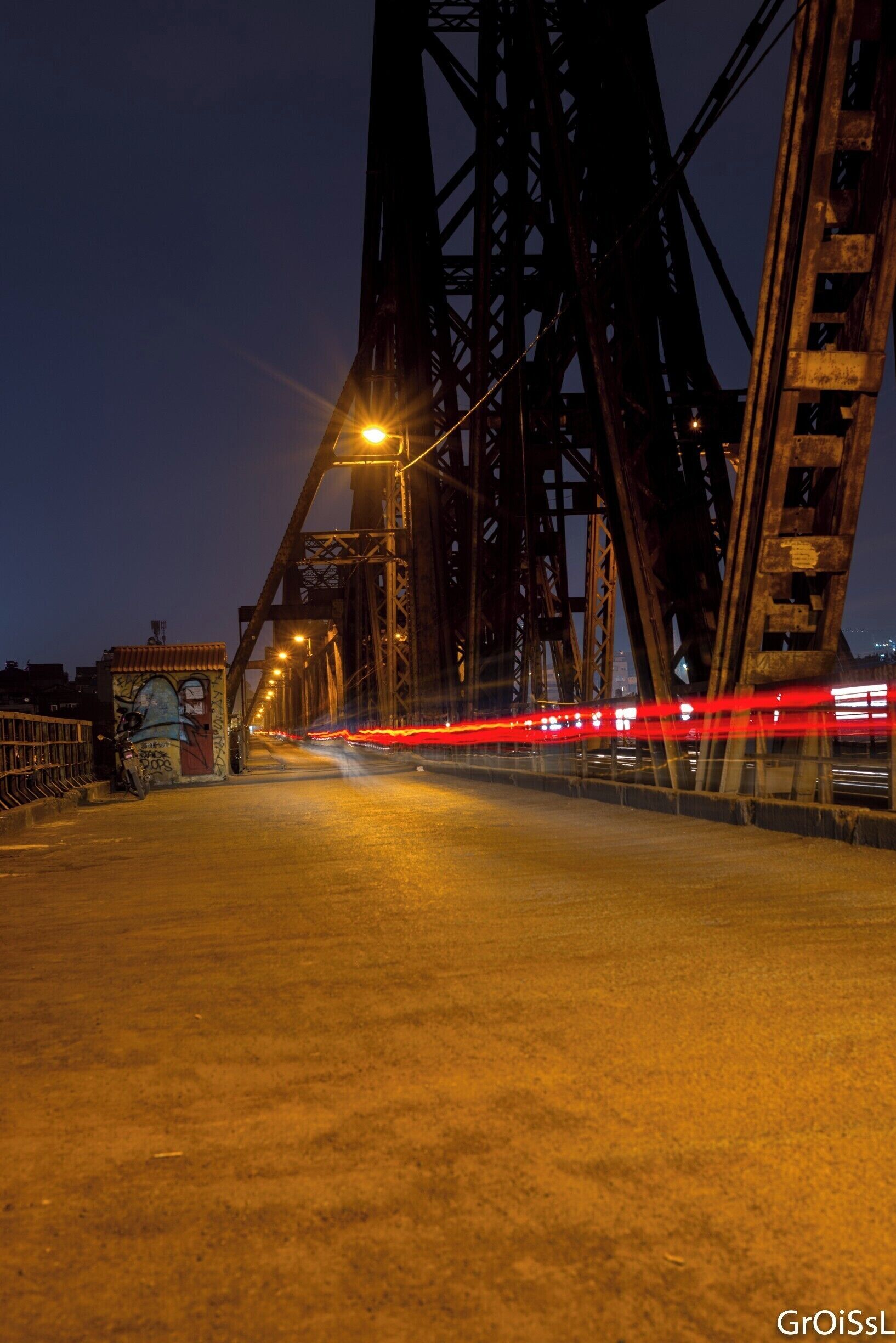 Night shot of Long Bien Bridge In Hanoi, Vietnam. 
#urbanjungle #Asia #longexposure #lights #hanoi #vietnam 