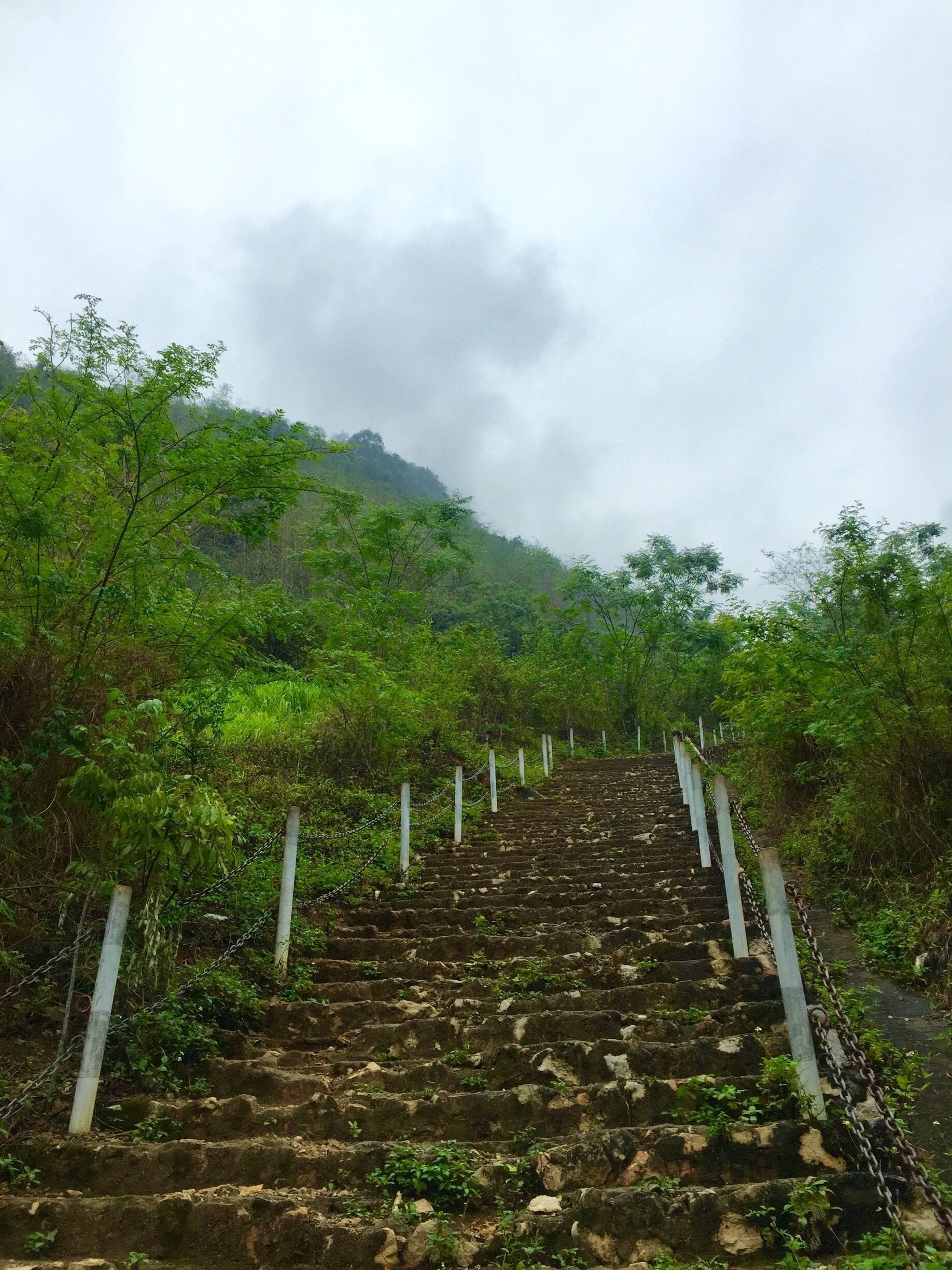 An easy activity that you can do without a guide while in Mai Chau is walk up the 1000 steps. The steps begin just off the main road and end at an amazing cave, with remarkable viewpoints of the town below as you go along. Make sure to bring water! 5,000d. 