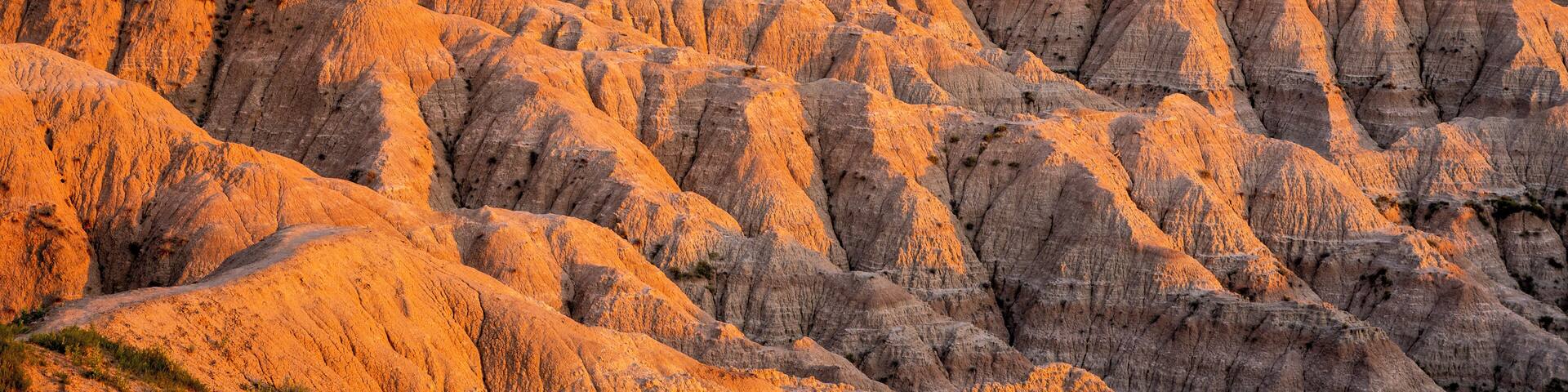 Sunset at the Hay Butte Overlook in Badlands National Park.