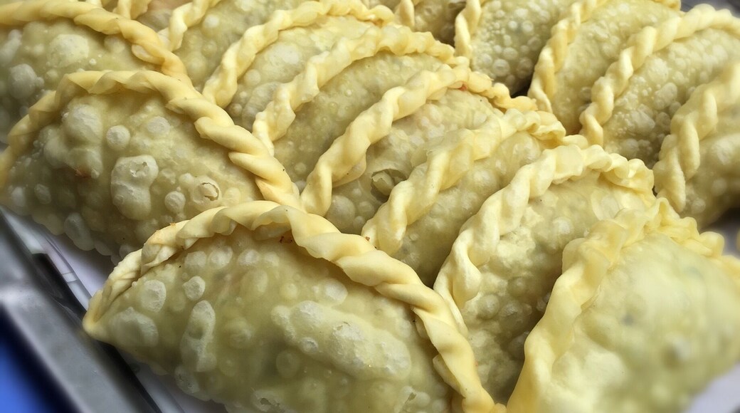 Bánh gối Doãn Nhâm, ngõ 42 Triều Khúc.