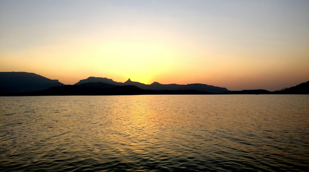 At this moment I swear we're infinite.
#bruisedpassports #sunset #bhandhardara #camping #trip