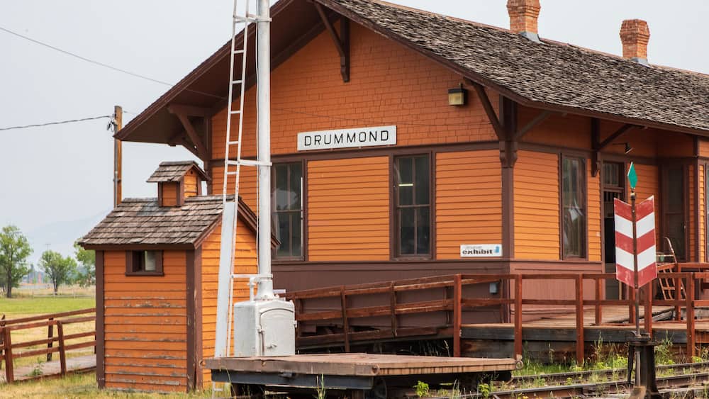 Drummond train station, home of bullshipping