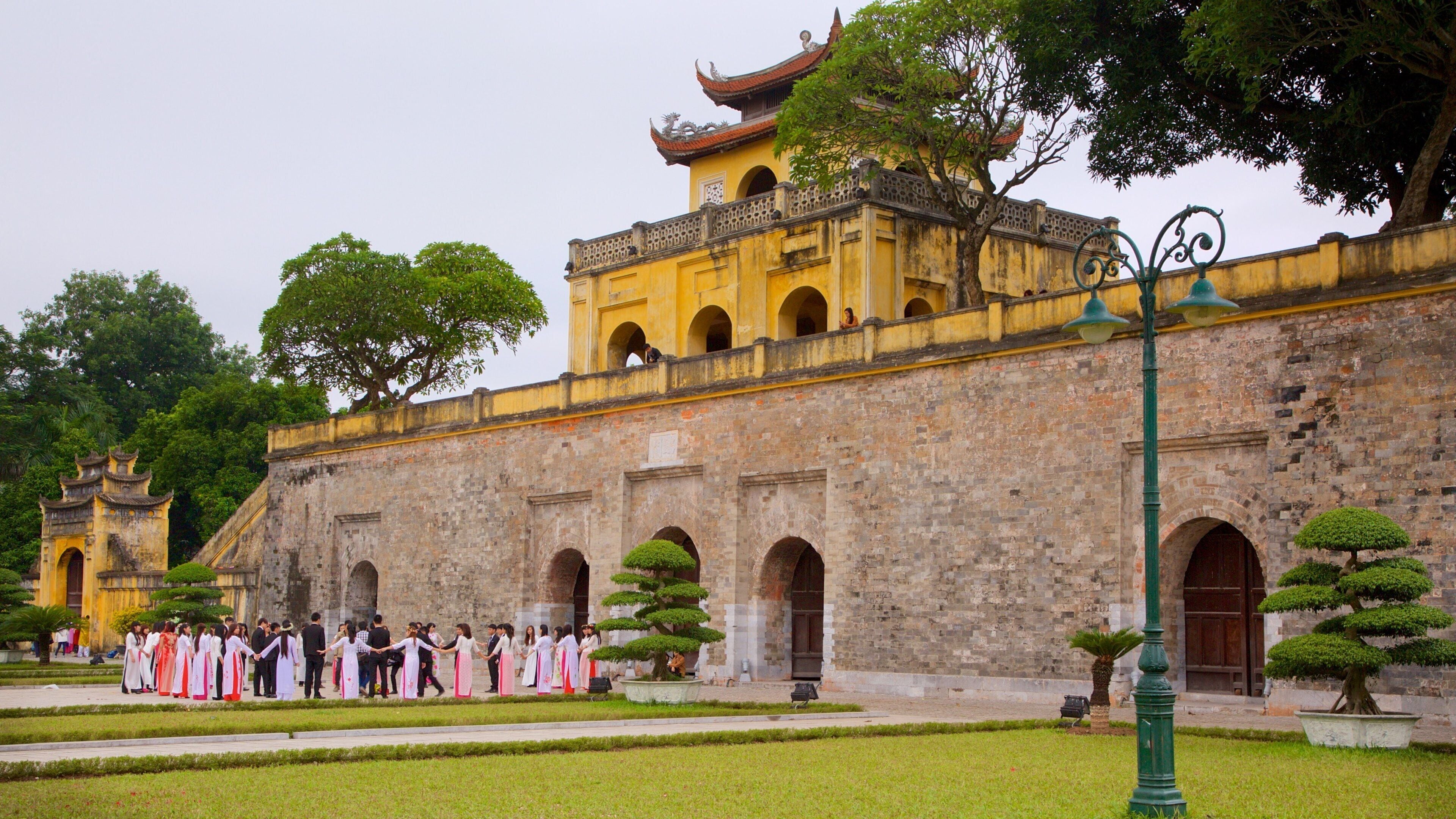 Ciudadela de Hanói mostrando un templo o lugar de culto