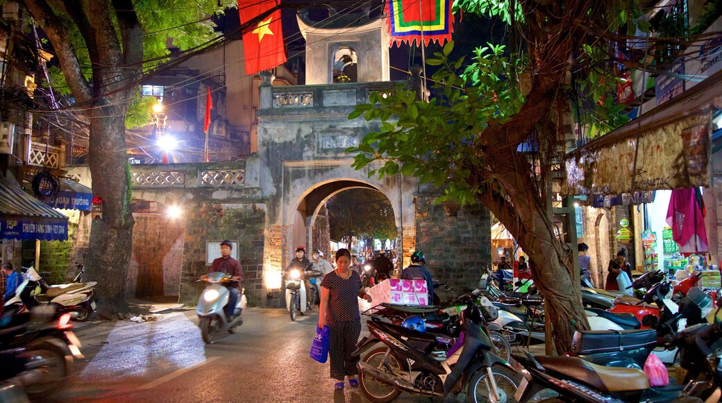Hanoi gamle byport som inkluderer by, gatescener og nattbilder