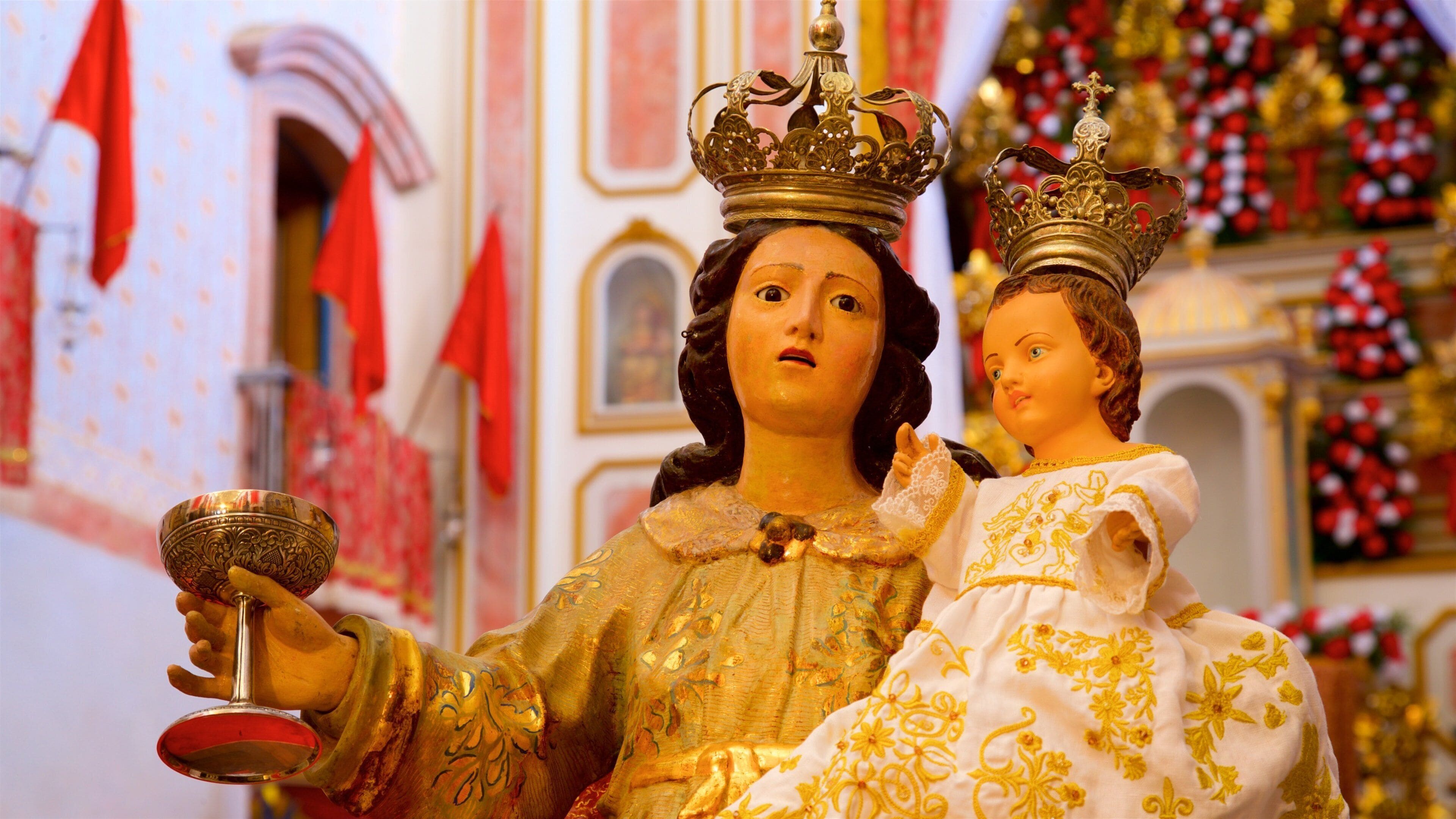 Iglesia de Nuestra Señora de los Remedios que incluye aspectos religiosos