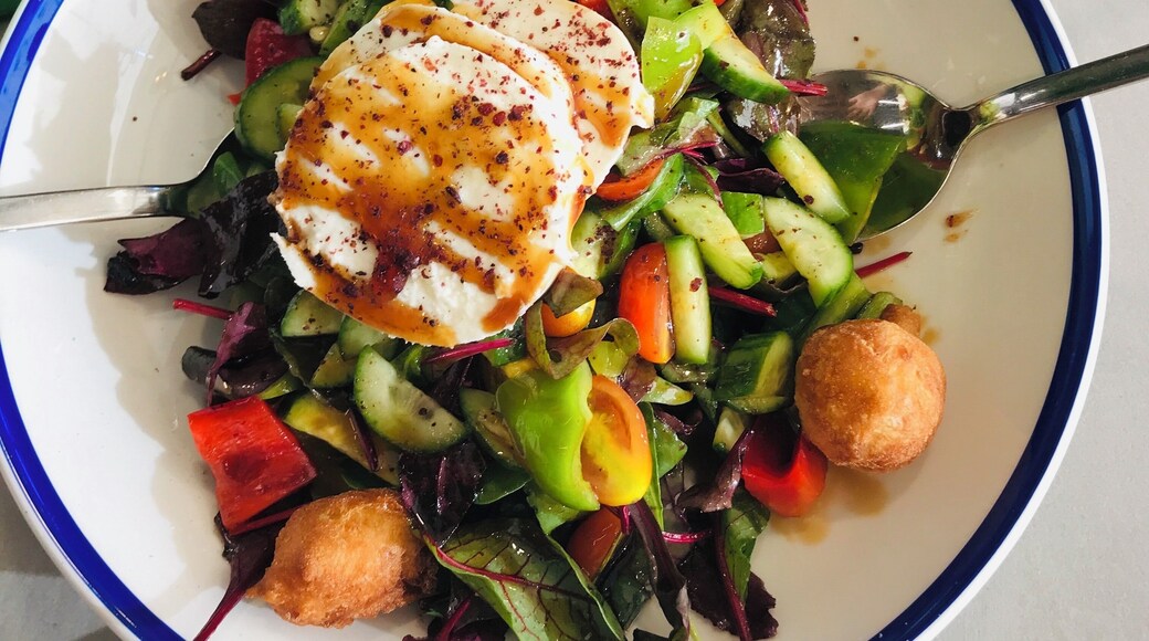 Let me introduce to you the best Italian Lebanese combination ever. The beauty of Fattouch! #Trovember #Lifeatexpediagroup