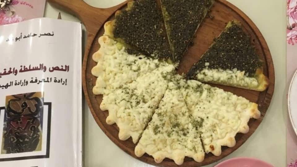 The traditional thyme and cheese manqooshe never fails to make my morning
#lifeatexpedia #GoodEats #Trovember