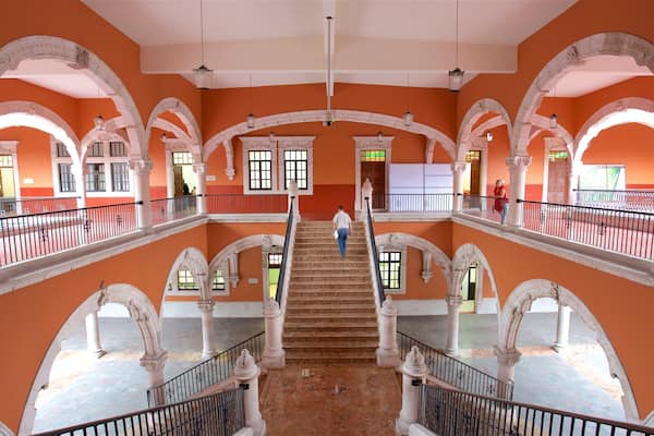 Aguascalientes Regierungspalast das einen historische Architektur und Innenansichten