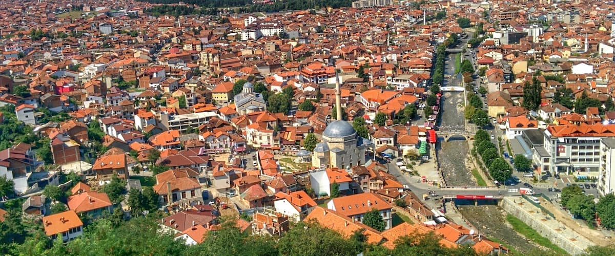 Pogled iz trdnjave nad mestom. Trdnjava sicer ni nicč posebnega, je pa razgled toliko lepši ... :)
#Prizren #Kosovo #Balkan #RoadTrip #Fortress #MobilePhotography #TravelPhotography