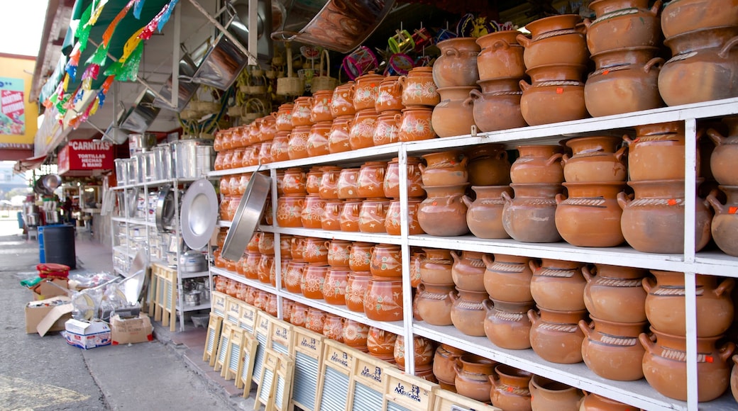 Hidalgo Market featuring markets and a city