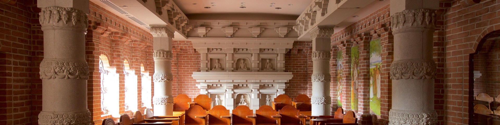 Cathedral of Learning caracterizando vistas internas e uma igreja ou catedral