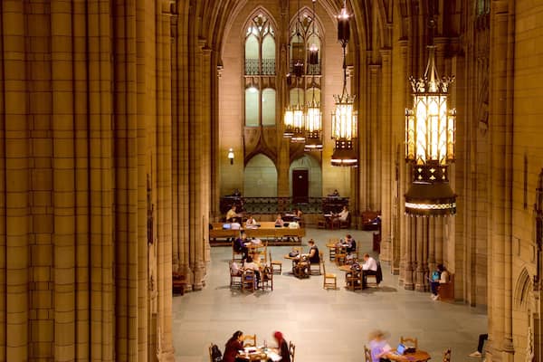 Cathedral of Learning qui includes église ou cathédrale, patrimoine historique et vues intérieures
