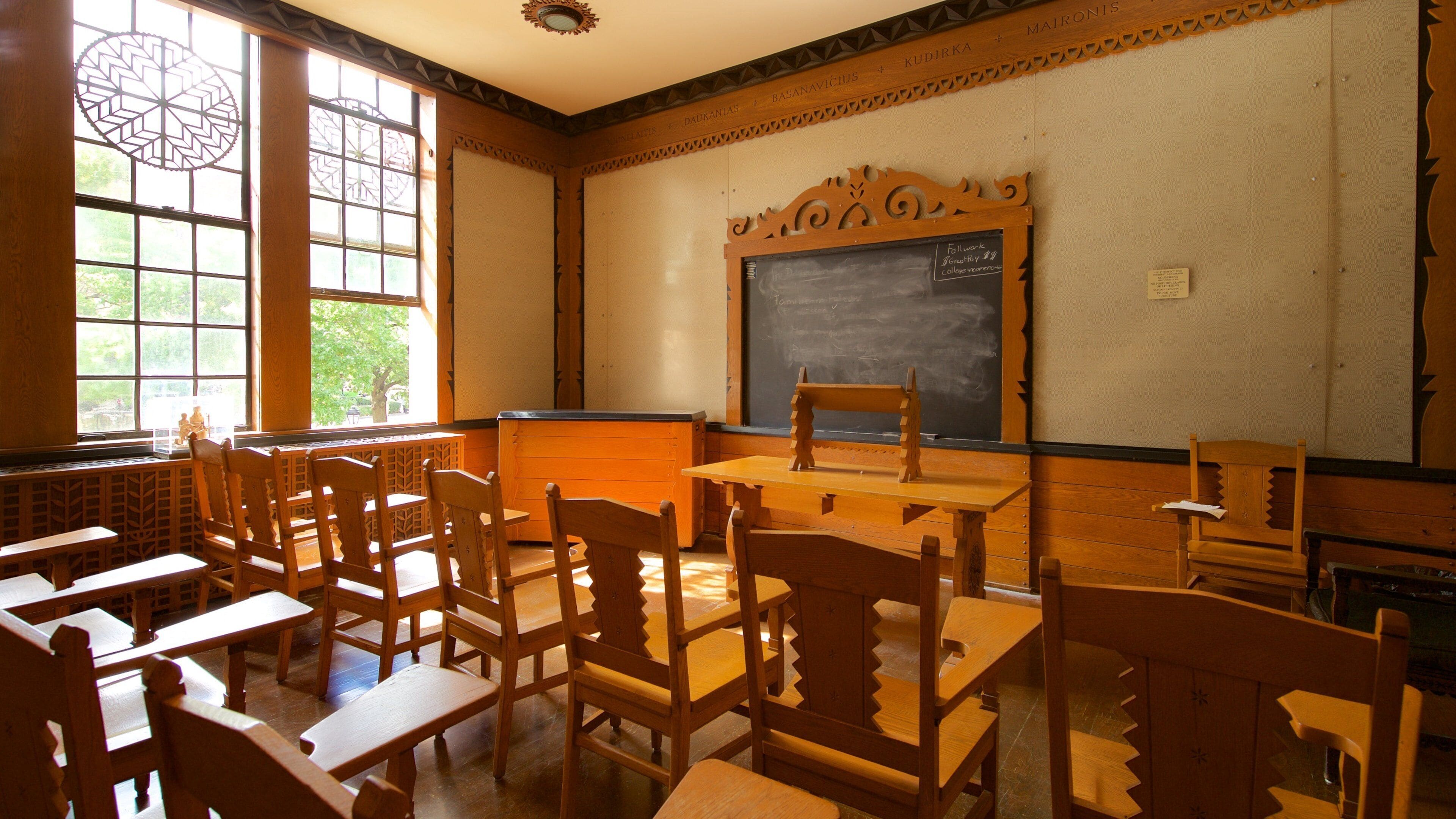 Cathedral of Learning som inkluderer innendørs og kirke eller katedral